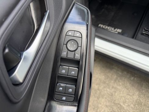 New 2026 Nissan Rogue SV AWD/4WD image 12