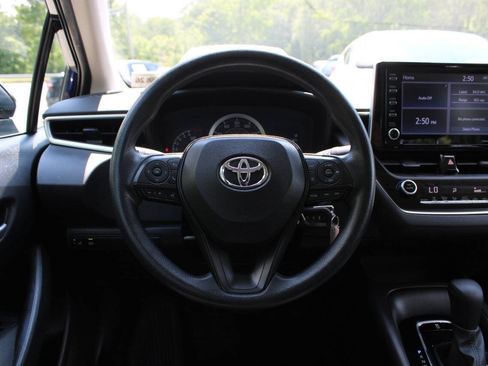 Used 2021 Toyota Corolla LE FWD image 31