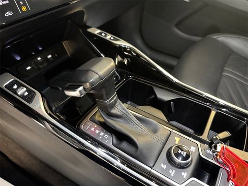 Certified 2024 Kia Sorento SX Prestige image 21