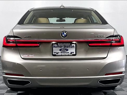 Used 2022 BMW 750Li xDrive AWD/4WD image 4