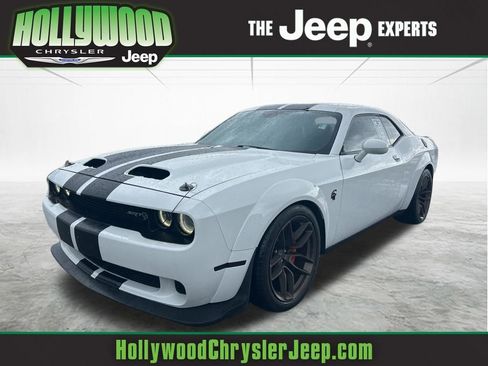 Used 2019 Dodge Challenger SRT Hellcat RWD image 1