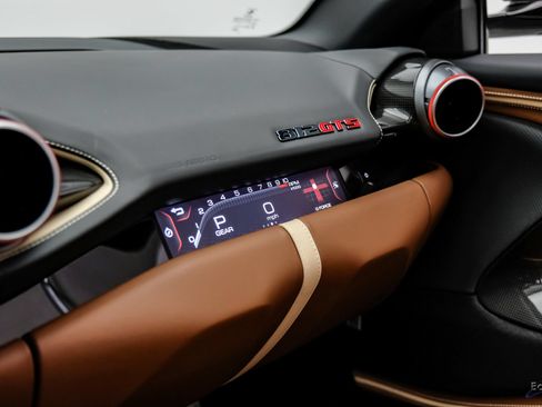 Used 2022 Ferrari 812 GTS RWD image 88