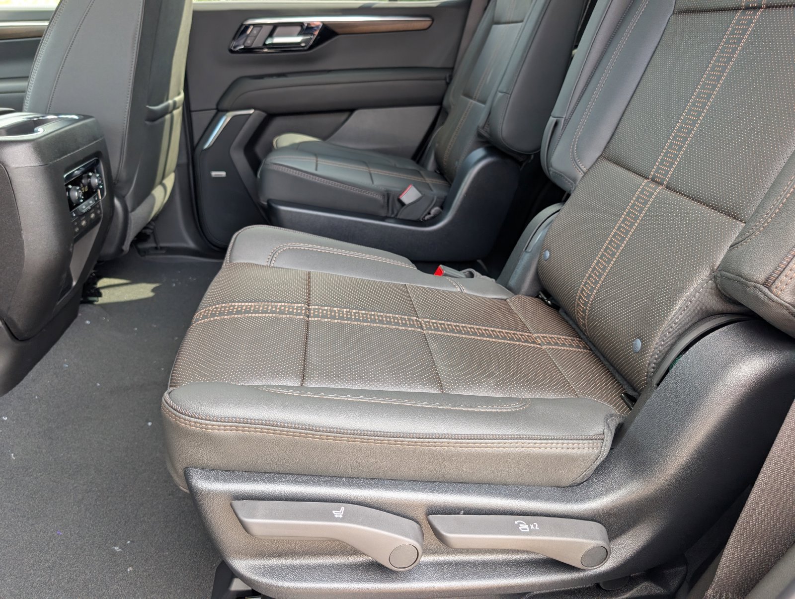 New 2027 Chevrolet Tahoe High Country AWD/4WD image 8