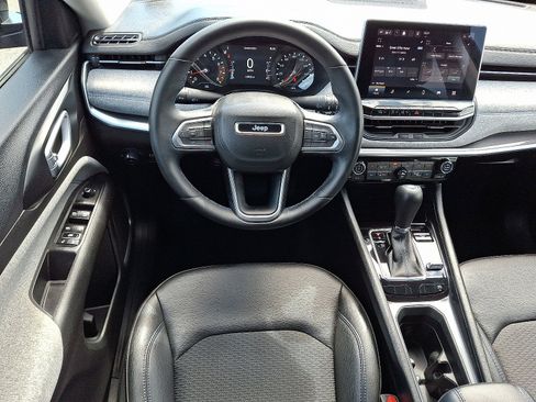 Certified 2022 Jeep Compass Latitude w/ Convenience Group AWD/4WD image 11