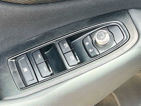 Used 2025 Subaru Outback Premium AWD/4WD image 18