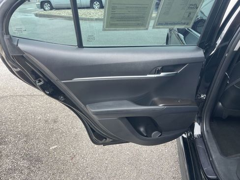 Used 2023 Toyota Camry SE image 13