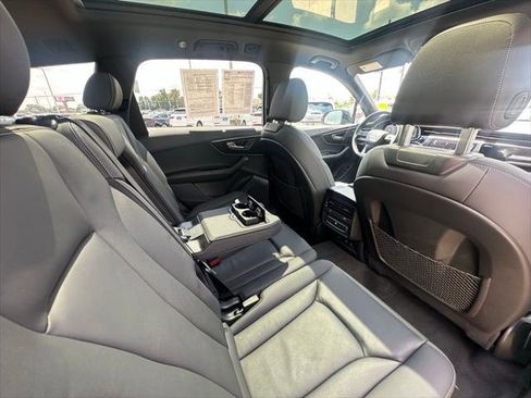 Used 2025 Audi Q7 3.0T Premium w/ Convenience Package AWD/4WD image 30