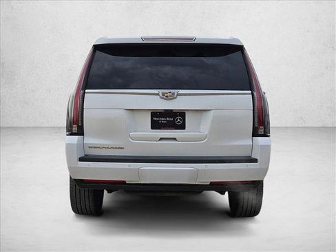 Used 2019 Cadillac Escalade Premium Luxury image 6