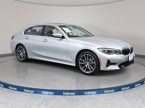 Used 2019 BMW 330i xDrive Sedan w/ Convenience Package image 4