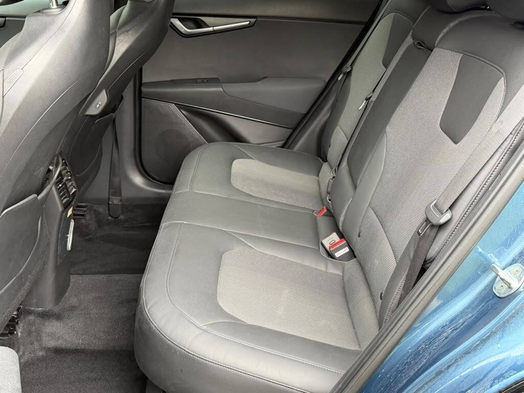 Used 2023 Kia Niro EX Touring FWD image 11