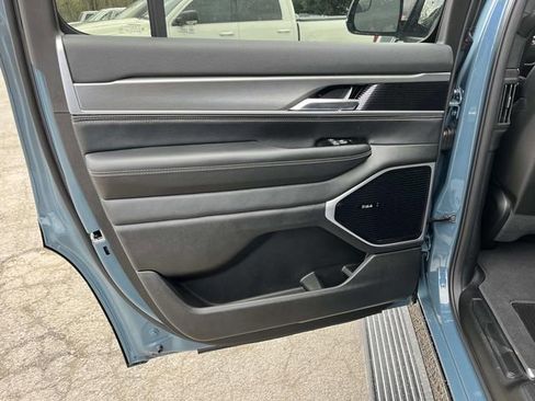 New 2026 Jeep Grand Wagoneer Limited image 17