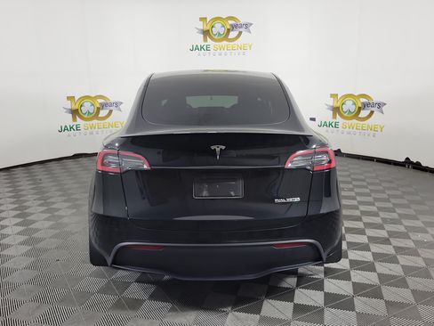 Used 2024 Tesla Model Y Performance AWD/4WD image 3