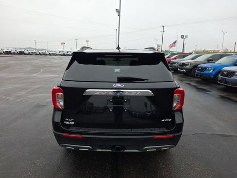 Used 2023 Ford Explorer XLT w/ Equipment Group 202A image 6