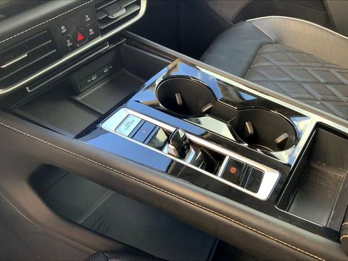 Used 2024 Volkswagen Atlas SEL Premium R-Line image 17