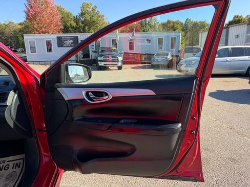 Used 2015 Nissan Sentra SR w/ SR Premium Package image 4