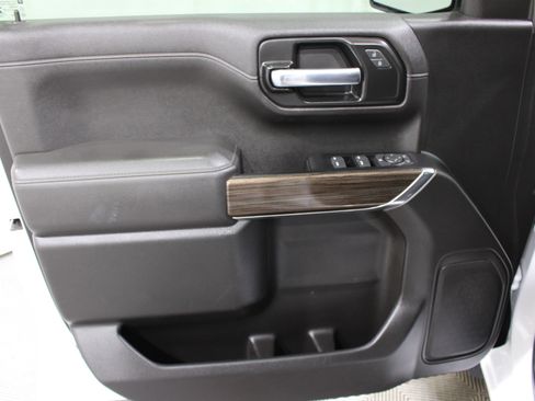 Used 2022 Chevrolet Silverado 1500 RST AWD/4WD image 6