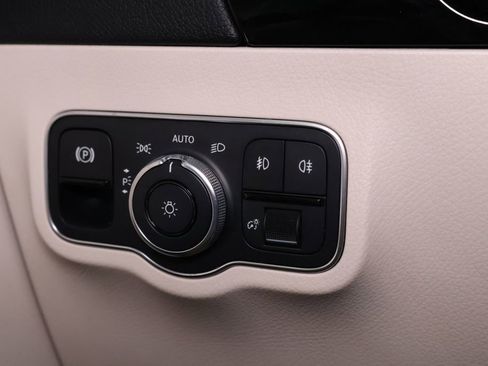 Used 2021 Mercedes-Benz GLA 250 4MATIC w/ Premium Package image 30