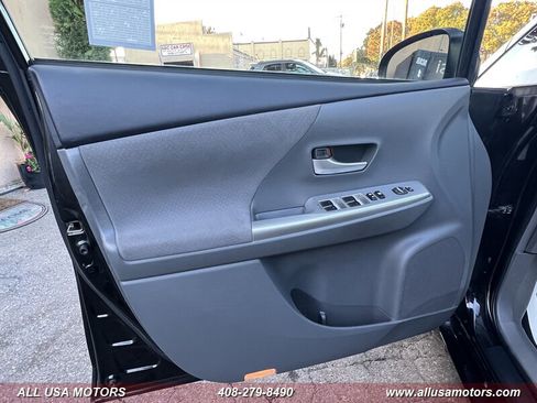 Used 2012 Toyota Prius V Three image 14