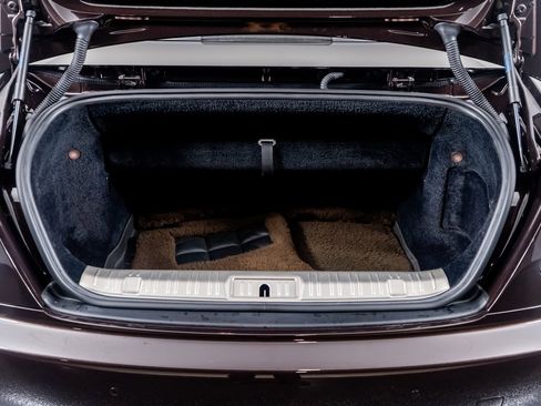 Used 2017 Rolls-Royce Dawn image 52