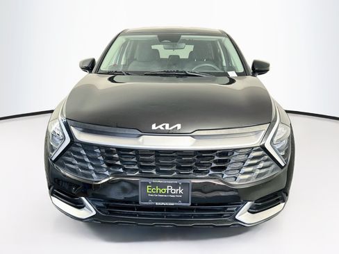 Used 2023 Kia Sportage LX FWD image 2