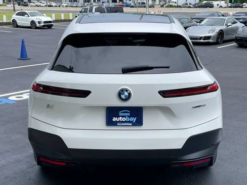 Used 2024 BMW iX xDrive50 w/ Premium Package AWD/4WD image 13