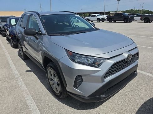 Used 2020 Toyota RAV4 LE FWD image 2