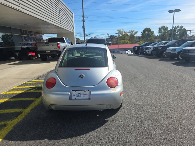 Used 2004 Volkswagen Beetle GL FWD image 9