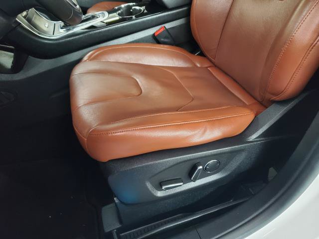 Used 2015 Ford Edge Titanium w/ Equipment Group 302A AWD/4WD image 14
