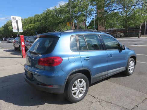 Used 2017 Volkswagen Tiguan S AWD/4WD image 4