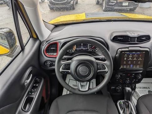Used 2023 Jeep Renegade Trailhawk AWD/4WD image 3