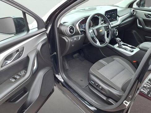 Used 2025 Chevrolet Blazer LT image 10