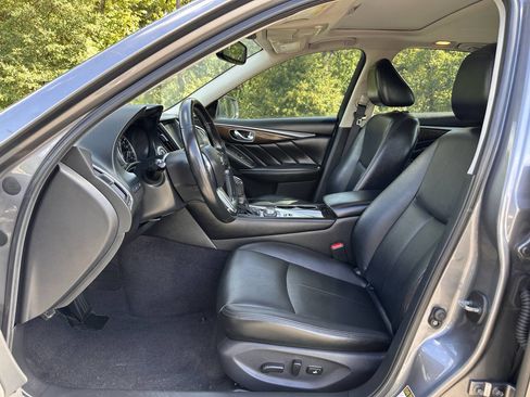 Used 2018 INFINITI Q50 Luxe w/ Essential Package (3.0T Luxe) image 11