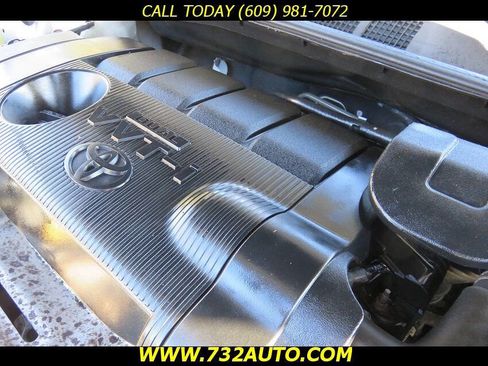 Used 2011 Toyota Camry LE image 19