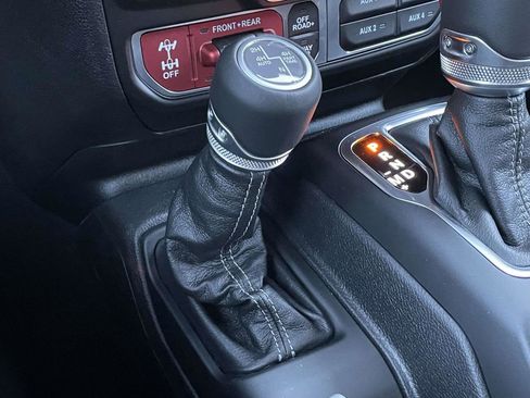 New 2025 Jeep Gladiator Rubicon AWD/4WD image 21