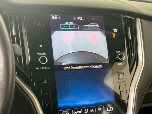 Used 2022 Subaru Outback Premium image 13