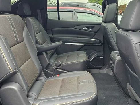 Used 2025 Chevrolet Traverse High Country w/ LPO, Floor Liner Package AWD/4WD image 18