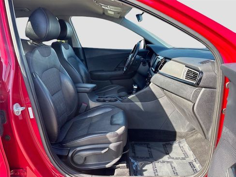 Used 2017 Kia Niro EX FWD image 27
