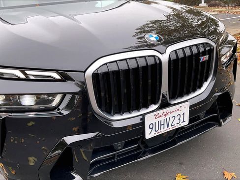 Used 2025 BMW X7 M60i image 32