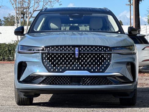 New 2026 Lincoln Nautilus Reserve image 3