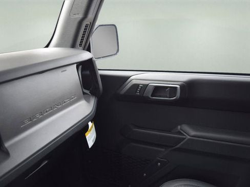 New 2025 Ford Bronco Badlands image 13