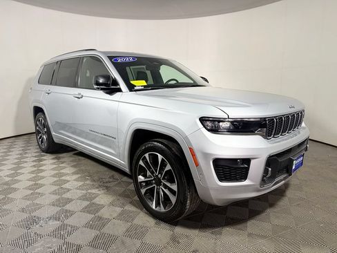 Used 2022 Jeep Grand Cherokee L Overland w/ Luxury Tech Group IV AWD/4WD image 9
