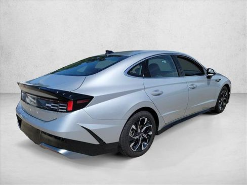 Used 2025 Hyundai Sonata SEL FWD image 5