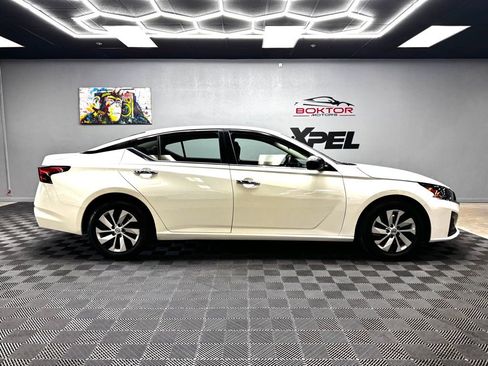 Used 2024 Nissan Altima 2.5 S FWD image 17
