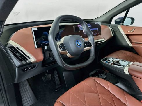 Used 2024 BMW iX xDrive50 AWD/4WD image 9