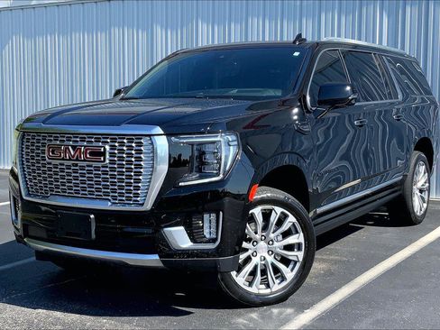 Used 2023 GMC Yukon XL Denali w/ Denali Reserve Package AWD/4WD image 1