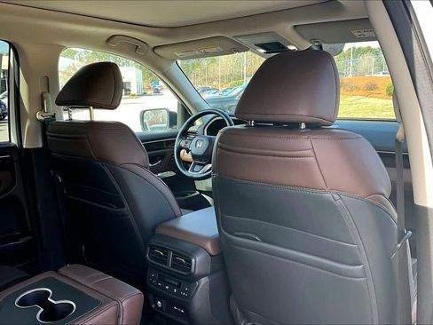 Used 2025 Honda Pilot Elite image 20