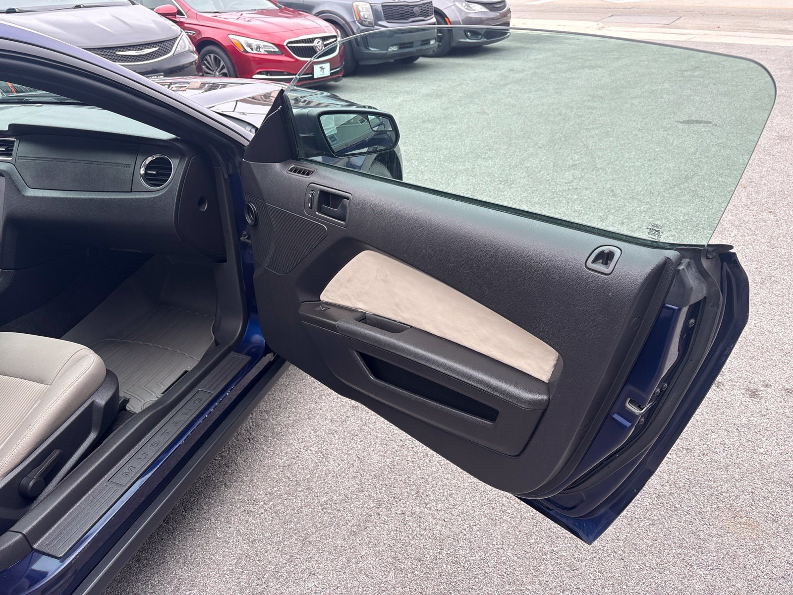 Used 2012 Ford Mustang Coupe RWD image 15