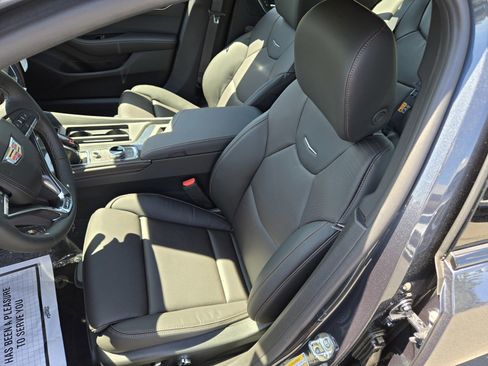 New 2026 Cadillac CT5 V image 9