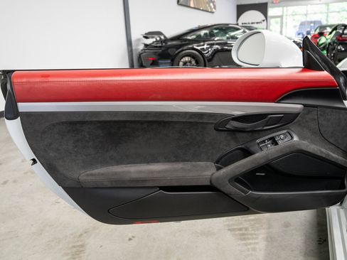 Used 2016 Porsche Boxster Spyder RWD image 38