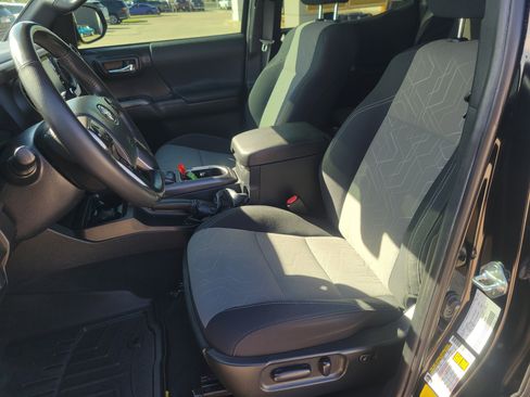 Used 2023 Toyota Tacoma 4x4 Double Cab image 15